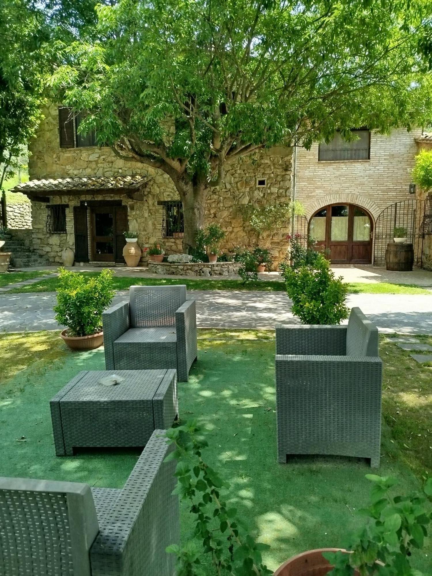 All'Ombra Di San Damiano Assis Exterior foto