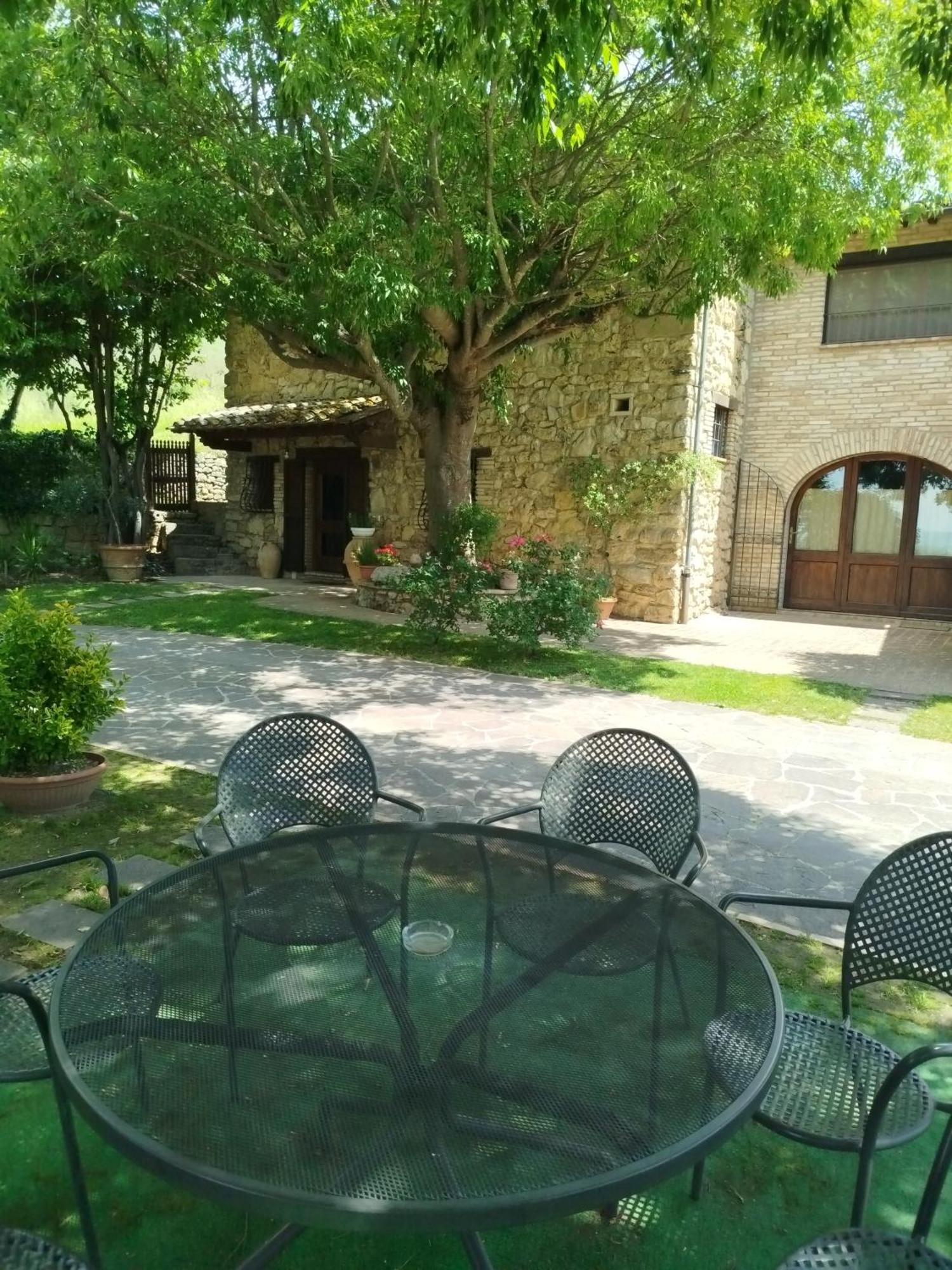 All'Ombra Di San Damiano Assis Exterior foto