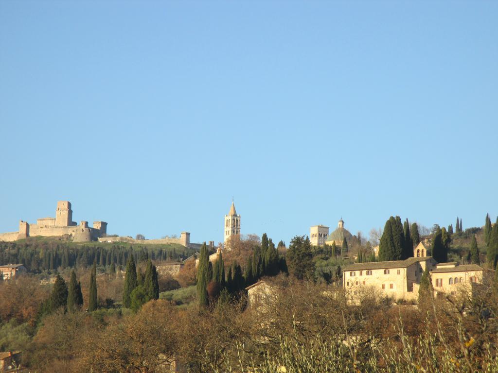 All'Ombra Di San Damiano Assis Exterior foto